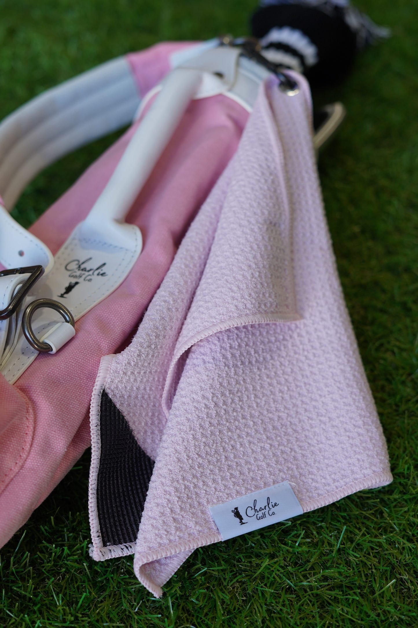 pink toddler golf bag with pink golf towel