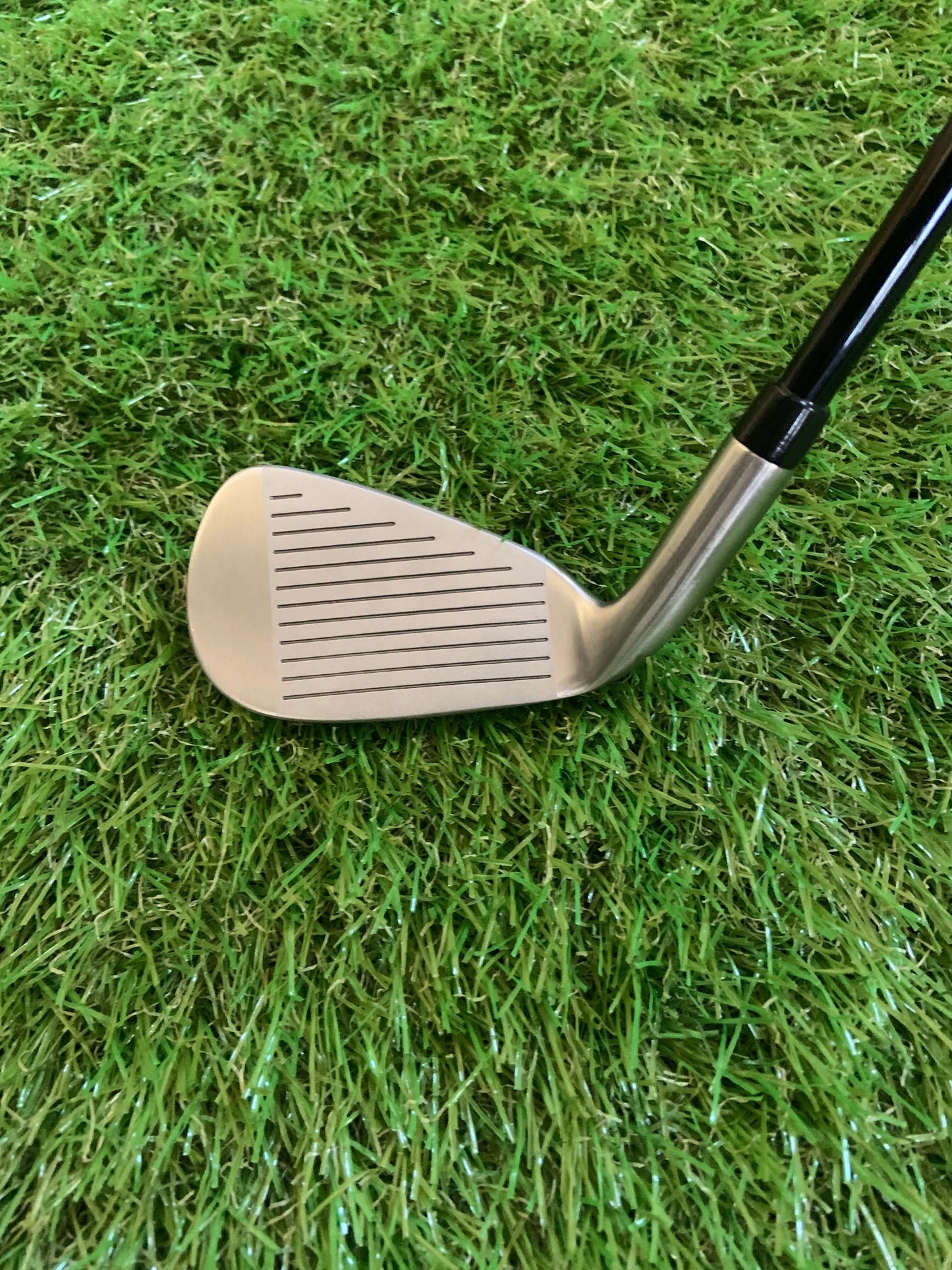 the face of kids golf club