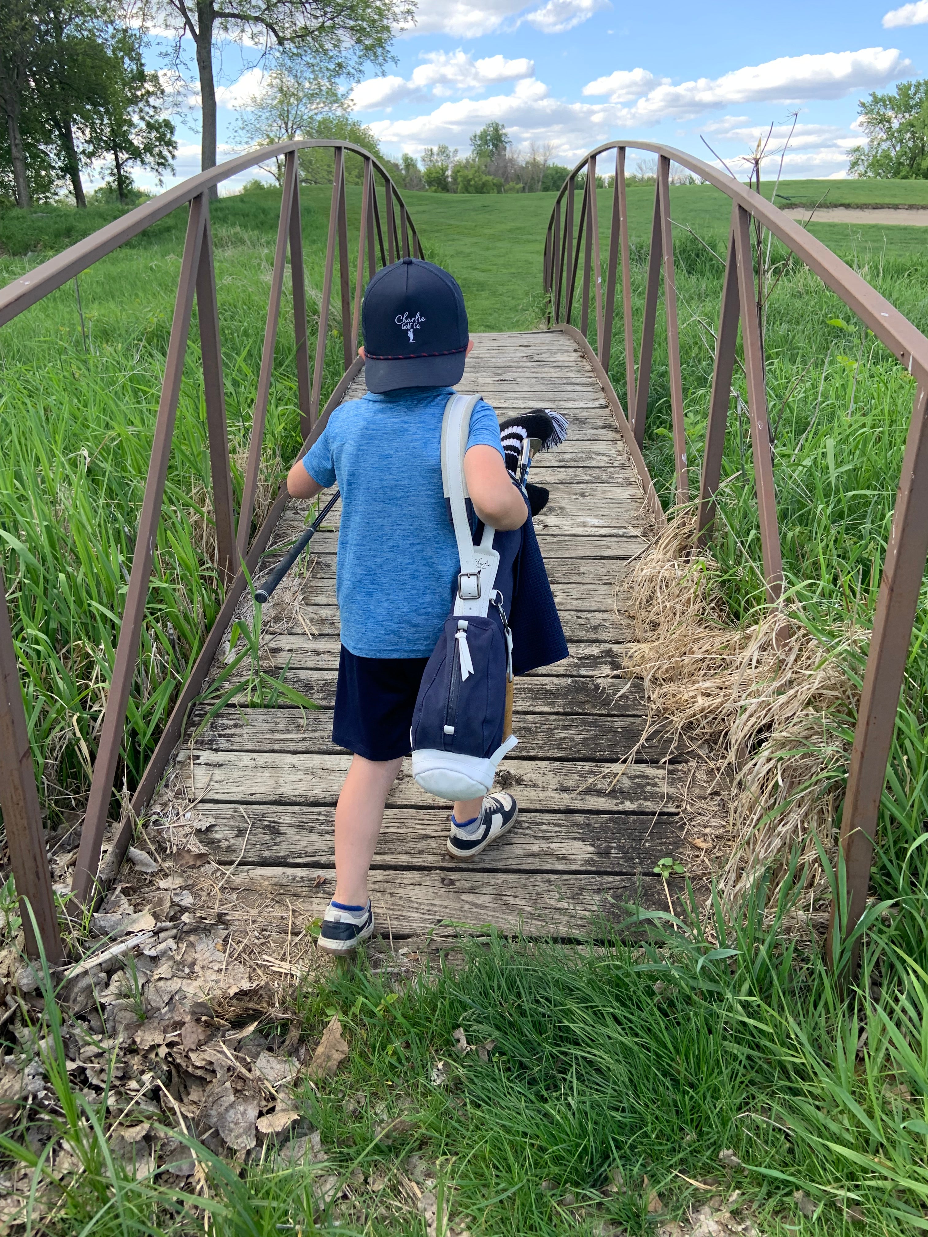 kid golf clubs with blue kids golf bag