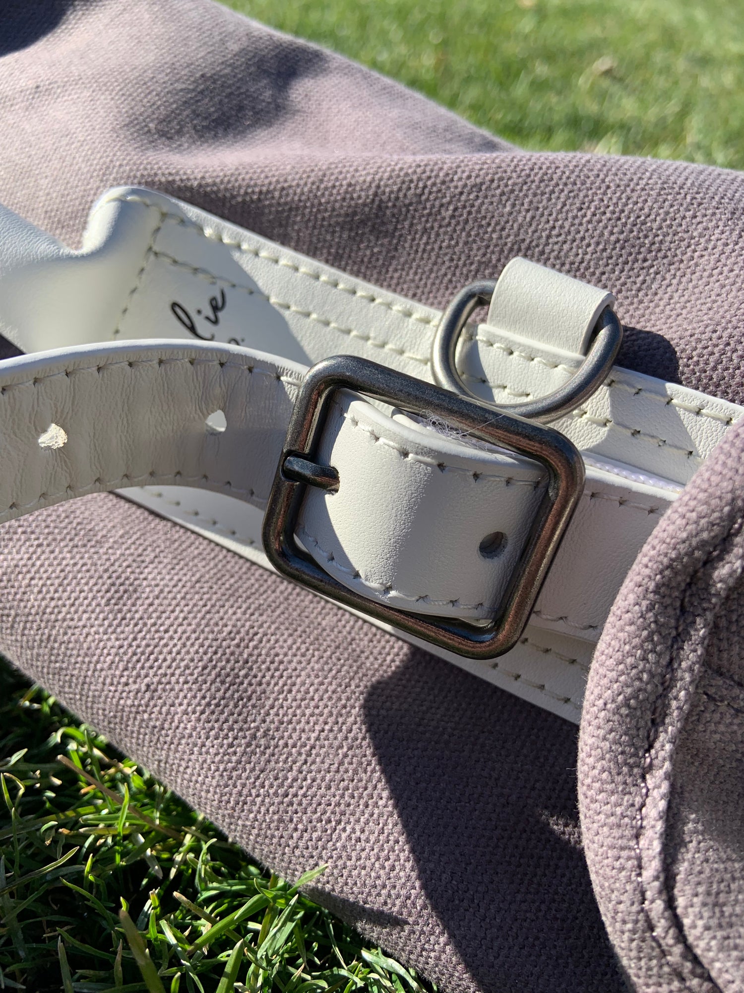 adjustable strap on grey toddler golf bag